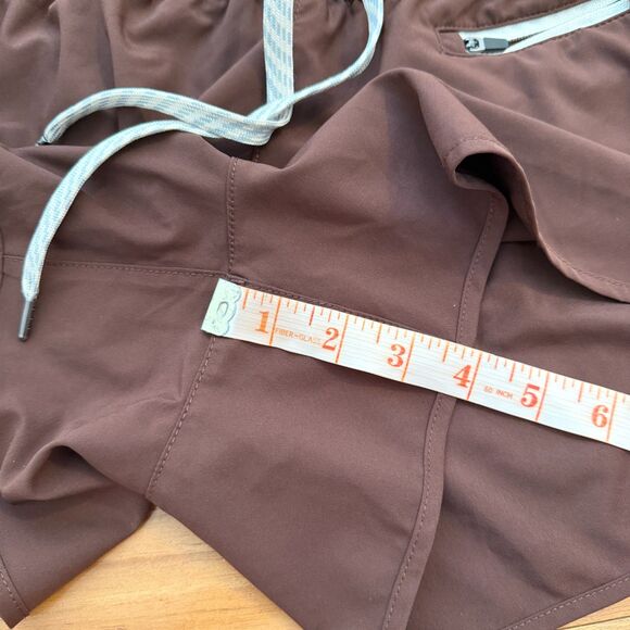 Women Vuori Vuori Clementine 4" Short Mid Rise Lined in Brick Size Extra Smal - Picture 8 of 10